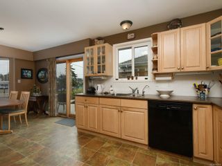 Photo 9: 10446 Resthaven Dr in Sidney: Si Sidney North-East House for sale : MLS®# 855838