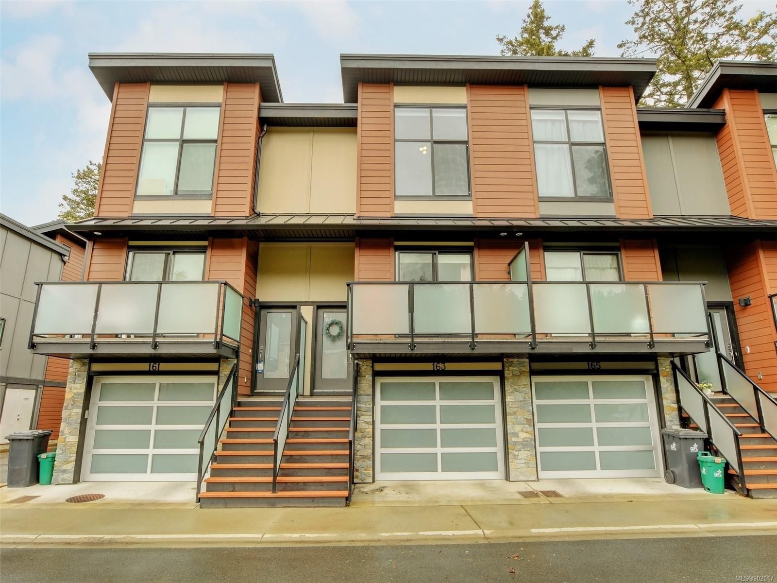 Main Photo: 163 300 Phelps Ave in Langford: La Thetis Heights Row/Townhouse for sale : MLS®# 902017