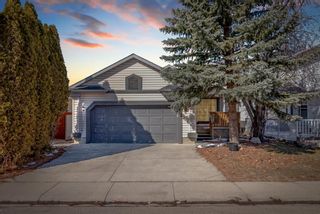Photo 2: 379 Del Ray Road NE in Calgary: Monterey Park Detached for sale : MLS®# A2120817