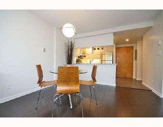 Photo 5: 324 1979 YEW Street in Vancouver: Kitsilano Condo for sale (Vancouver West)  : MLS®# V693764