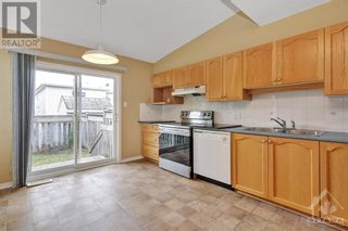 Photo 9: 106 WHALINGS CIRCLE in Ottawa: House for sale : MLS®# 1367329