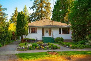 Photo 1: 4030 W 33RD Avenue in Vancouver: Dunbar House for sale (Vancouver West)  : MLS®# R2576972