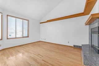 Photo 5: 531 Woodbriar Place SW in Calgary: Woodbine Detached for sale : MLS®# A2119972