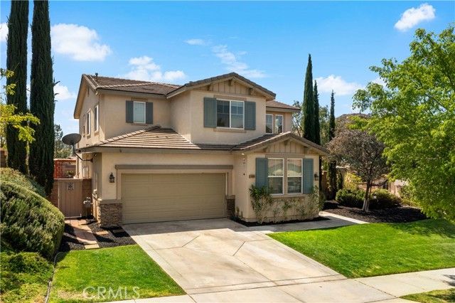 Main Photo: House for sale : 4 bedrooms : 34099 Dianthus Lane in Lake Elsinore
