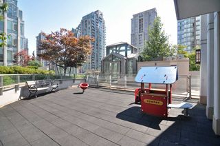 Photo 17: 1601 565 SMITHE Street in Vancouver: Downtown VW Condo for sale in "VITA" (Vancouver West)  : MLS®# R2013406