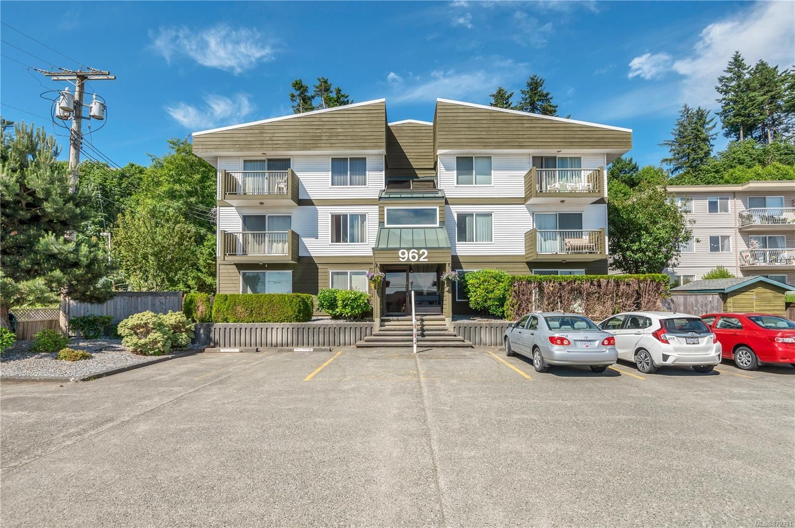Main Photo: 303 962 S Island Hwy in Campbell River: CR Campbell River Central Condo for sale : MLS®# 879391
