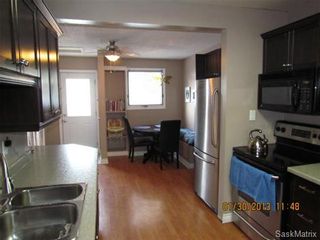 Photo 2: 1428 CAMERON Street in Regina: Washington Park Single Family Dwelling for sale (Regina Area 03)  : MLS®# 459646