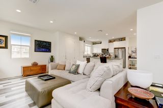 Photo 2: OCEANSIDE House for sale : 4 bedrooms : 4128 Via Del Ray