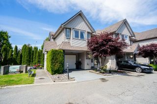 Main Photo: 6 22980 ABERNETHY Lane in Maple Ridge: East Central Townhouse for sale : MLS®# R2893132