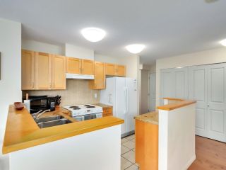 Photo 13: 1102 1570 W 7TH Avenue in Vancouver: Fairview VW Condo for sale in "Terraces on 7th" (Vancouver West)  : MLS®# R2749831