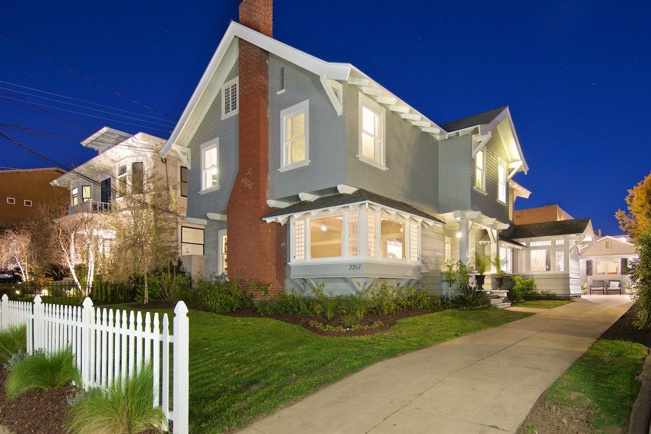 Main Photo: DOWNTOWN House for sale : 5 bedrooms : 2257 Front in San Diego
