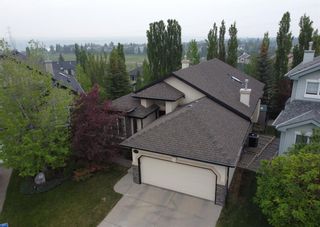 Photo 1: 44 Valley Creek Crescent NW in Calgary: Valley Ridge Detached for sale : MLS®# A2051276