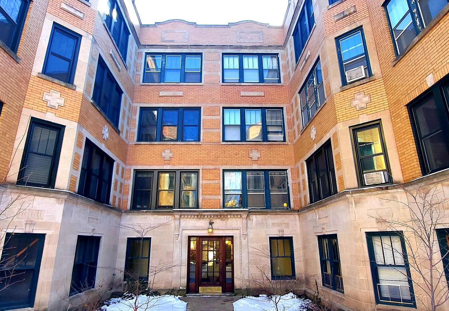 Main Photo:  in Chicago: CHI - Edgewater Residential for sale ()  : MLS®# 11334112