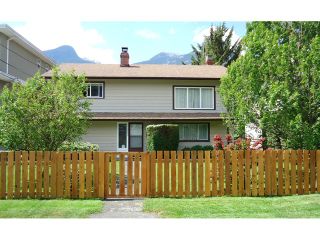Photo 1: 38055 FIFTH Avenue in Squamish: Downtown SQ House for sale in "DOWNTOWN SQUAMISH" : MLS®# V1124498
