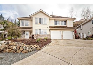 Photo 1: 35626 DINA Place in Abbotsford: Abbotsford East House for sale : MLS®# R2557084