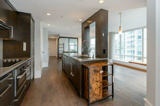 Photo 10: 2203 1201 MARINASIDE Crescent in Vancouver: Yaletown Condo for sale in "PENINSULA" (Vancouver West)  : MLS®# R2872096