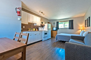 Photo 8: Motel for sale Southern BC, 22 rooms, swimming pool: Business with Property for sale : MLS®# 193410