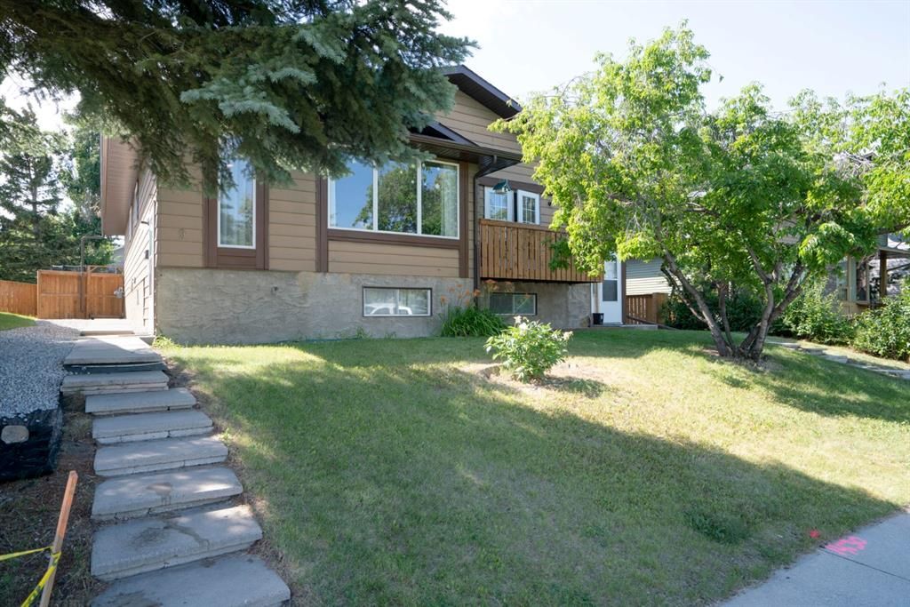 Main Photo: 9 Bernard Drive NW in Calgary: Beddington Heights Semi Detached for sale : MLS®# A1243026