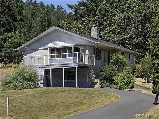 Main Photo: 661 Pears Rd in VICTORIA: Me Rocky Point House for sale (Metchosin)  : MLS®# 648102
