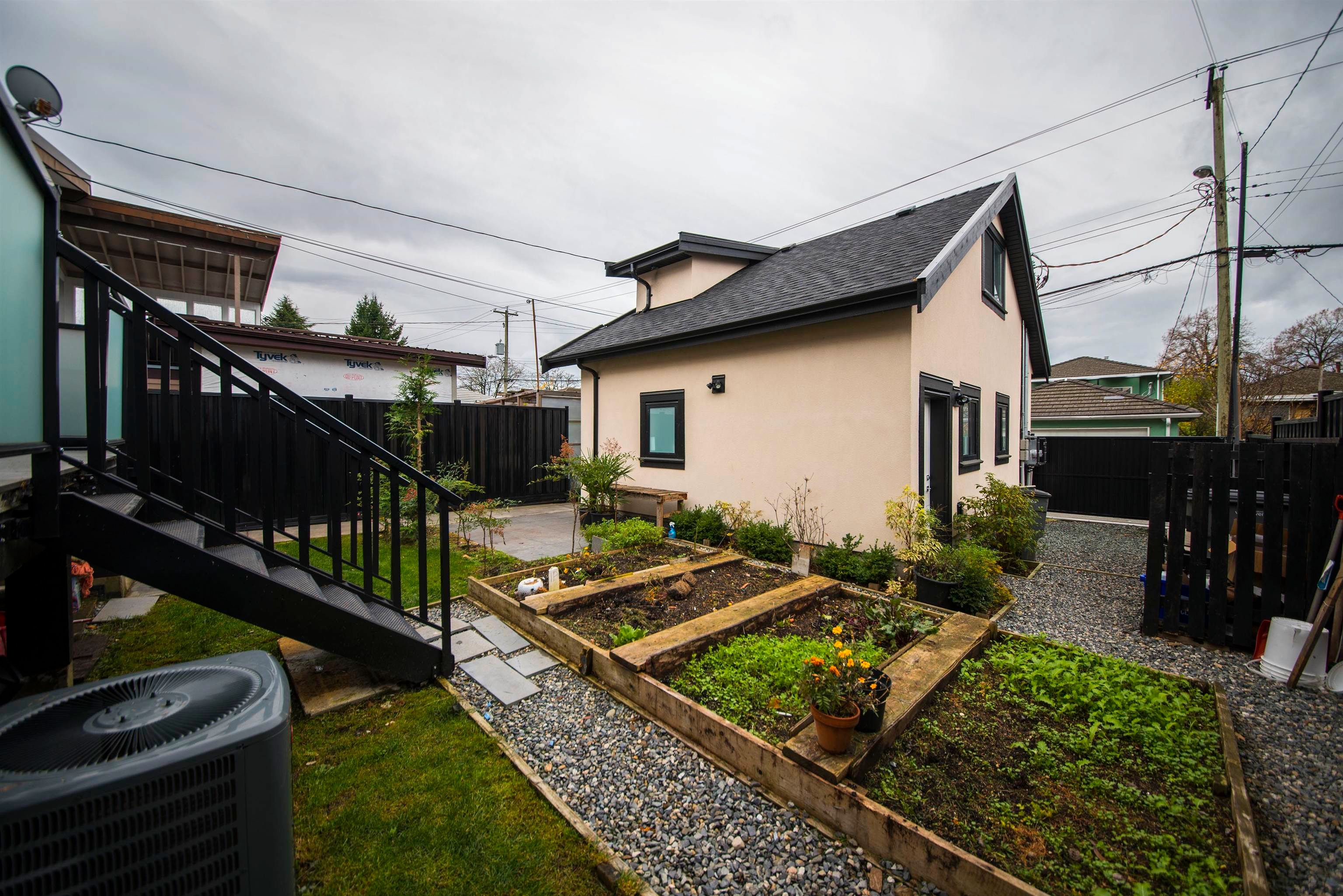 Photo 21: Photos: 5741 RHODES Street in Vancouver: Killarney VE House for sale (Vancouver East)  : MLS®# R2632575