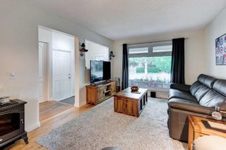 Photo 2: 36 Woodfield Road SW in Calgary: Woodbine Detached for sale : MLS®# A2063995