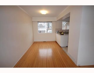 Photo 3: 4538 MANOR Street in Vancouver: Collingwood VE House for sale (Vancouver East)  : MLS®# V768767