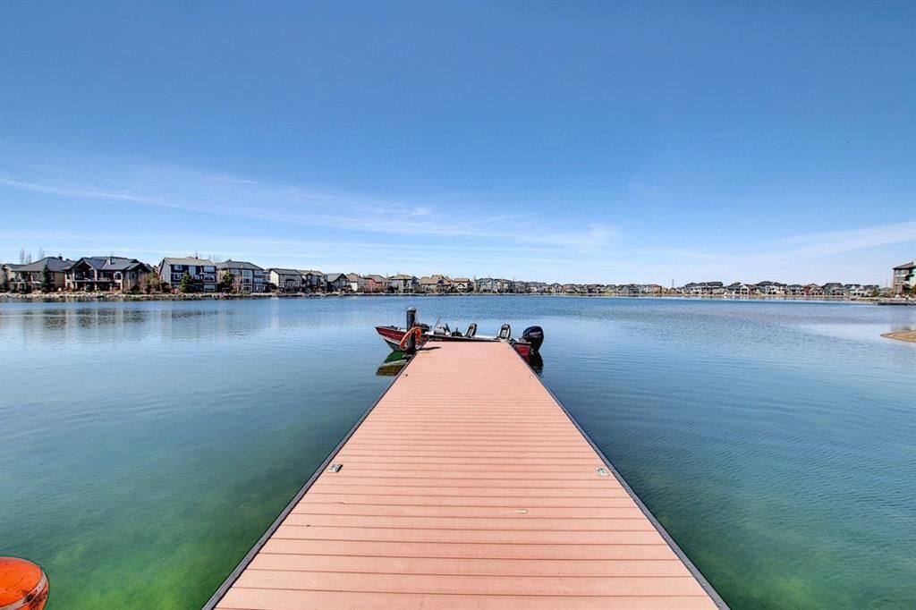 Enjoy all the amenities of LAKE ACCESS