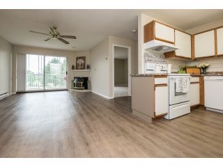 Photo 4: 225 5379 205 Street in Langley: Langley City Condo for sale in "Hertiage Manor" : MLS®# R2070301