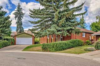 Photo 3: 2420 Palismount Place SW in Calgary: Palliser Detached for sale : MLS®# A2072797