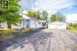 Photo 1: 26 MOHNS AVENUE in Petawawa: House for sale : MLS®# 1312413