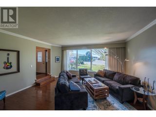 Photo 4: 1033 WESTMINSTER Avenue E in Penticton: House for sale : MLS®# 10307839