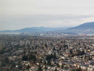 Photo 2: 3901 5883 BARKER Avenue in Burnaby: Metrotown Condo for sale in "ALDYANNE ON THE PARK" (Burnaby South)  : MLS®# R2348636