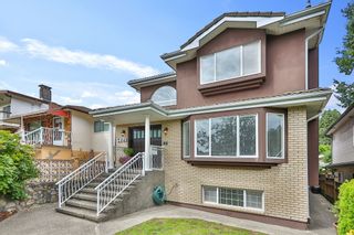 Photo 2: 2849 E 6TH Avenue in Vancouver: Renfrew VE House for sale (Vancouver East)  : MLS®# R2802256