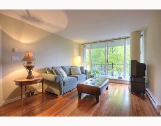 Photo 8: 306 1650 W 7TH Avenue in Vancouver: Fairview VW Condo for sale in "THE VIRTU" (Vancouver West)  : MLS®# V733950