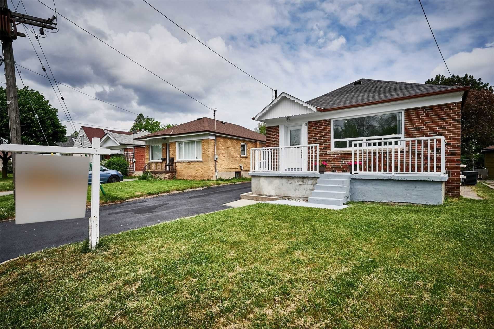 Main Photo: 19 Lynvalley Cres in Toronto: Wexford-Maryvale Freehold for sale (Toronto E04)  : MLS®# E6045279