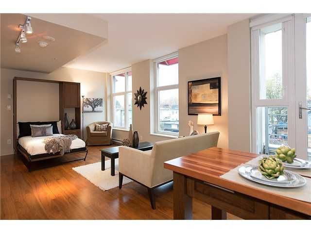 Photo 2: Photos: 321 2268 W BROADWAY in Vancouver: Kitsilano Condo for sale in "The Vine" (Vancouver West)  : MLS®# V1073483