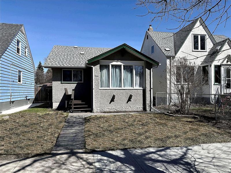 FEATURED LISTING: 753 Cathedral Avenue Winnipeg