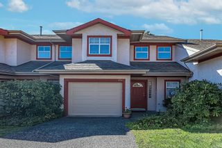 Photo 1: 104 1110 Willow St in Saanich: SE Lake Hill Row/Townhouse for sale (Saanich East)  : MLS®# 900628