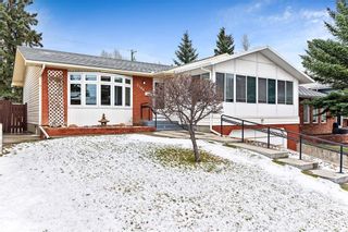 Photo 2: 7104 SILVERVIEW Road NW in Calgary: Silver Springs Detached for sale : MLS®# C4275510