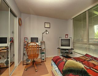 Photo 6: 406 9633 MANCHESTER Drive in Burnaby: Cariboo Condo for sale in "STRATHMORE TOWERS" (Burnaby North)  : MLS®# V711915