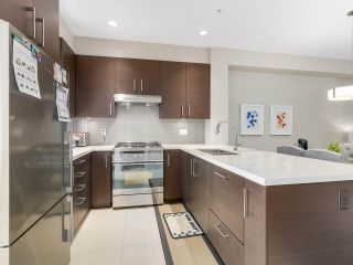 Photo 8: 5926 OAK Street in Vancouver: Oakridge VW Townhouse for sale in "MONTGOMERY TOWNHOMES" (Vancouver West)  : MLS®# R2222826