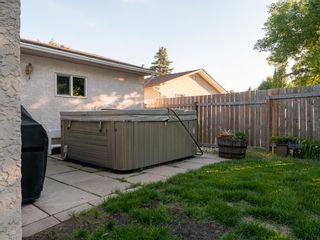 Photo 38: 43 Thornewood Avenue in Winnipeg: River Park South Residential for sale (2F)  : MLS®# 202216255