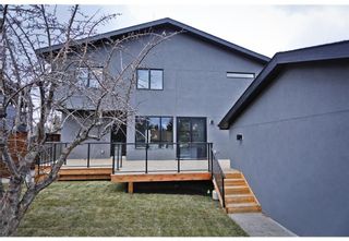 Photo 3: 56 45 Street SW in Calgary: Wildwood Detached for sale : MLS®# A1253943