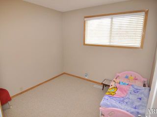 Photo 13: 6351 RUNDLEHORN Drive NE in CALGARY: Pineridge Residential Detached Single Family for sale (Calgary)  : MLS®# C3566678