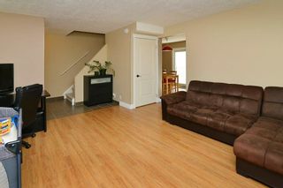 Photo 4: 139 CASTLEGLEN Road NE in Calgary: Castleridge House for sale : MLS®# C4170209