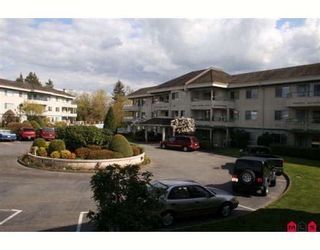Photo 2: 117 2451 GLADWIN Road in Abbotsford: Abbotsford West Condo for sale in "CENTENNIAL COURT" : MLS®# F2912333