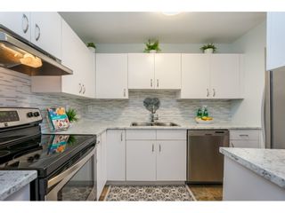 Photo 9: 105 15991 THRIFT Avenue: White Rock Condo for sale in "ARCADIAN" (South Surrey White Rock)  : MLS®# R2441323