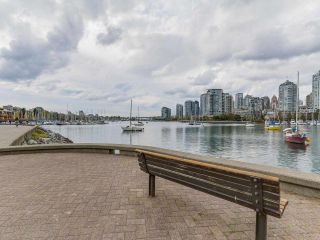 Photo 18: 221 525 WHEELHOUSE Square in Vancouver: False Creek Condo for sale in "Henley Court" (Vancouver West)  : MLS®# R2163432