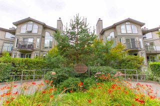 Photo 1: 207 888 W 13TH Avenue in Vancouver: Fairview VW Condo for sale in "CASABLANCA" (Vancouver West)  : MLS®# R2485029