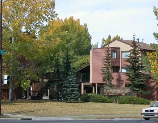 Main Photo:  in CALGARY: Oakridge Stacked Townhouse for sale (Calgary)  : MLS®# C3193032